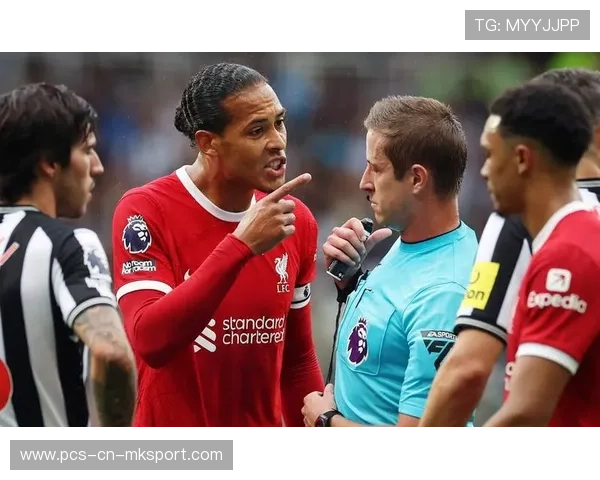 利物浦在前场不断抢回球权，努涅斯头球攻门稍高